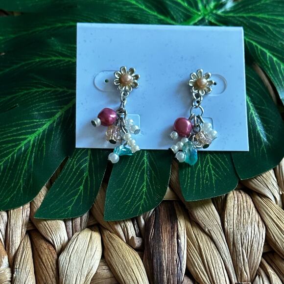 BOGO FREE SILVER CLUSTER BEADED FLORAL EARRINGS - Picture 1 of 4